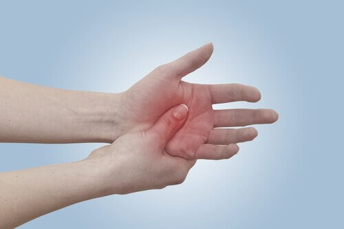douleur causée par l'arthrite rhumatoïde