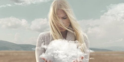 femme et nuage
