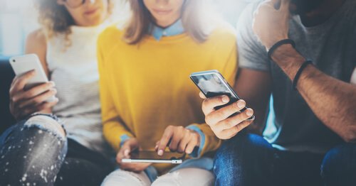 mensonges sur les réseaux sociaux