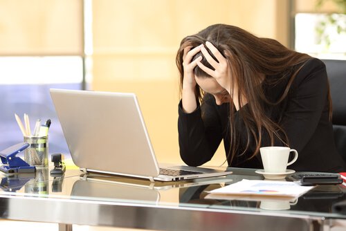 femme qui stresse : anxiété au travail