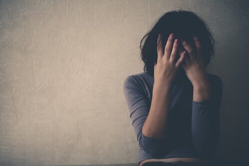 Abus émotionnel et anxiété: comment sont-ils liés?
