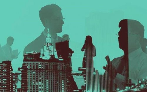 personnes qui parlent pour créer une communication efficace