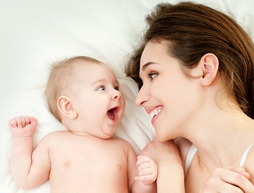 lien d'attachement entre une mère et son bébé