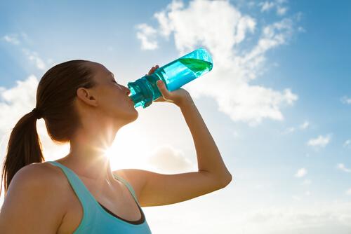 5 raisons pour lesquelles vous devez boire de l'eau