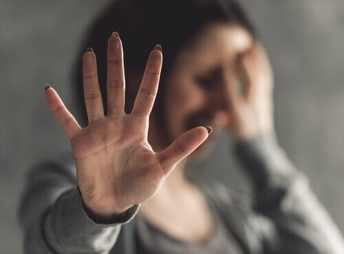 femme victime de violence sexuelle