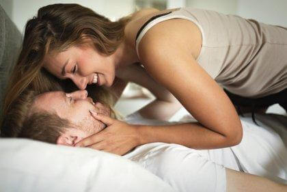 comportement sexuel d'un couple au lit
