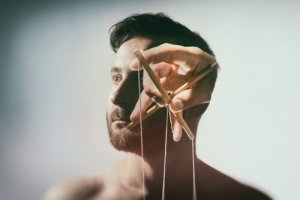 5 mécanismes de contrôle masqués