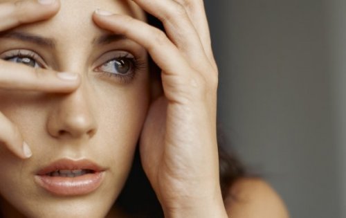 femme ressentant l'incapacité à se défendre