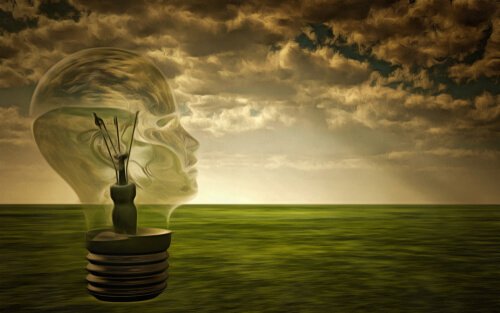 ampoule en forme de tête