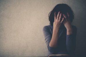 Double dépression : caractéristiques et traitement