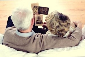 La thérapie par réminiscence, ou la guérison par les souvenirs et les émotions