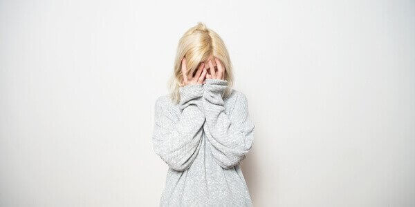 femme souffrant d'androphobie