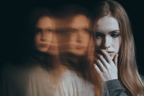 femme manquant de confiance sociale