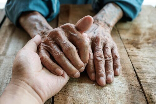 la thérapie par réminiscence permet aux personnes âgées de trouver la paix intérieure