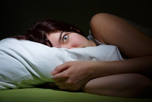 Hallucinations hypnagogiques et paralysie du sommeil