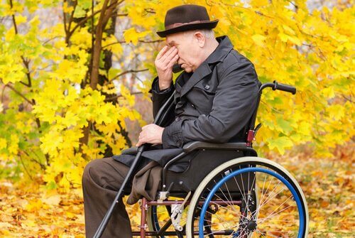 homme souffrant du syndrome du membre fantôme