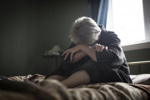 La dépression chez les personnes âgées: comment se manifeste-t-elle?