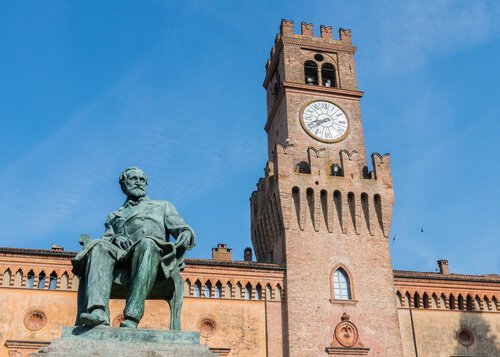 statute de Verdi