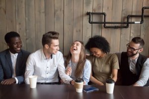 Quels sont les bénéfices de l'humour pour notre esprit?