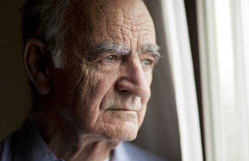 homme en résidence du troisième âge