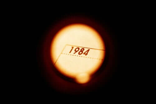 Un halo de lumière sur 1984, oeuvre de George Orwell