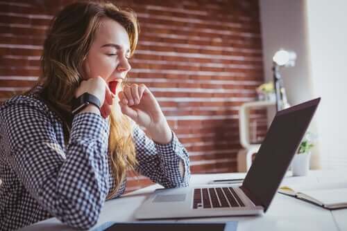 Le bâillement permet d'améliorer la concentration