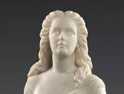 La sculpture d'une femme