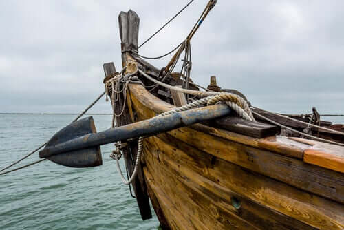 Un navire en mer 