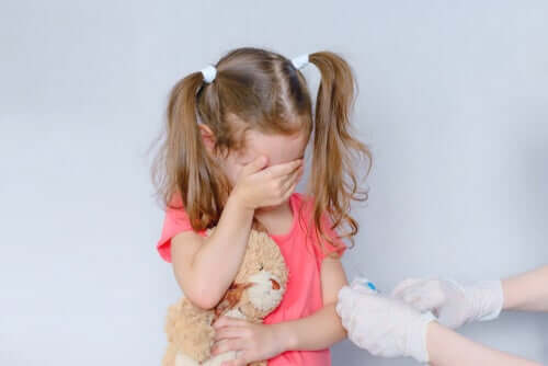 Une petite fille victime de la phobie du sang-injection-accident