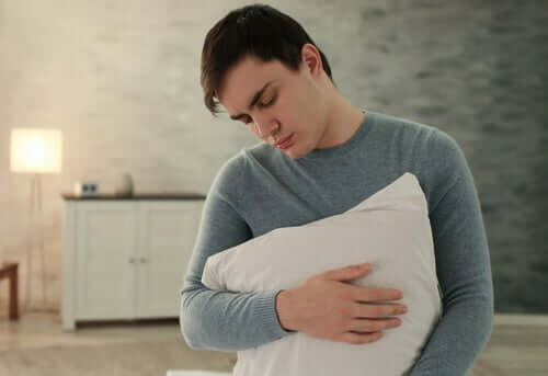 Un homme atteint par le somnambulisme
