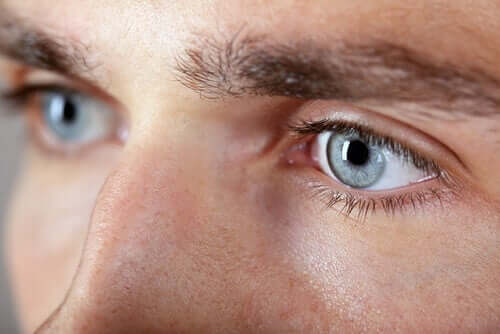Le langage non verbal passe par le regard
