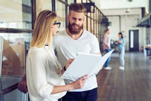 Etre un bon collègue de travail, c'est savoir écouter les autres