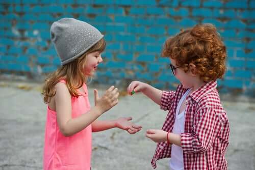 Les émotions chez les enfants, filles comme garçons, sont les mêmes