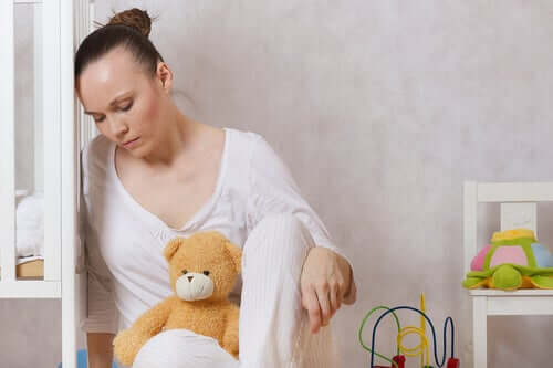 Une femme en pleine dépression post-partum