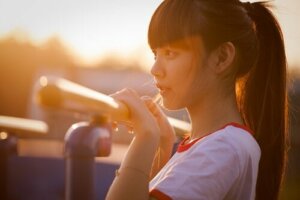 Selon la science, le cerveau des filles mûrit plus vite que celui des garçons