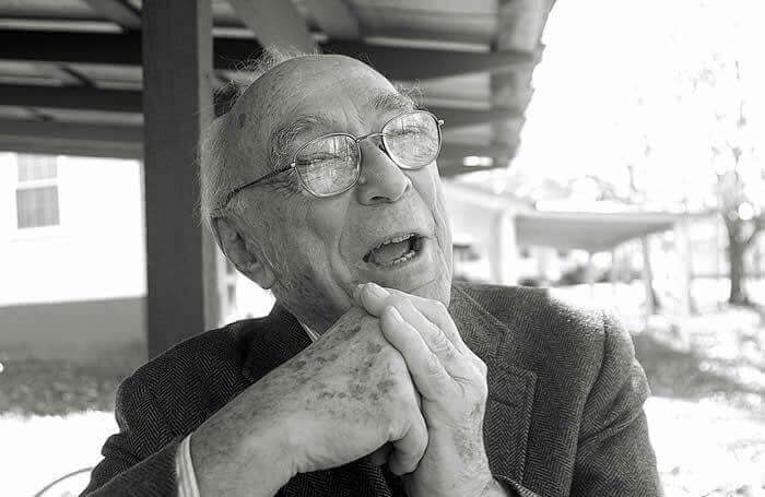 Jerome Bruner a élaboré le curriculum spiralé