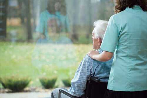 Une personne en chaise roulante souffrant de la maladie de Huntington