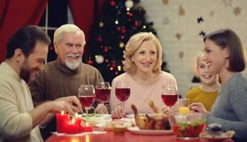 Faire preuve d'assertivité pendant les réunions de familles permet de passer un bon moment.