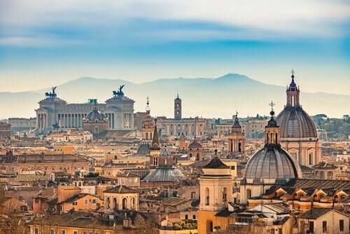 Lire les phrases de Tacite revient à voyager dans la Rome antique. 