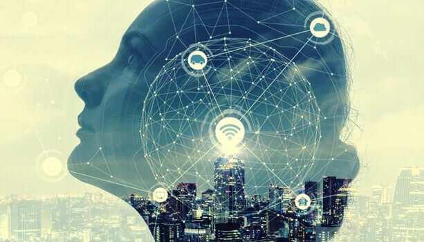 Une femme au cerveau connecté