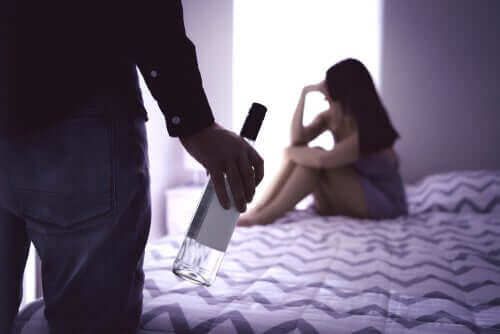 Une personne alcoolique et une autre personne dans la co-addiction