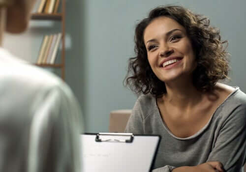 Une femme avec une intention paradoxale