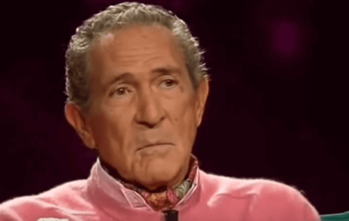 Antonio Gala en train de parler.