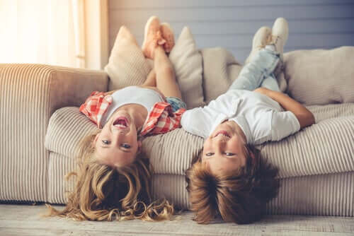 Etre parents pendant le confinement signifie occuper les enfants