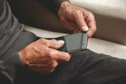 La maladie d'Alzheimer et les applications mobiles : quel est le lien entre les deux ?