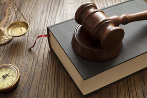 Quelles sont les différences entre la loi et la norme ?