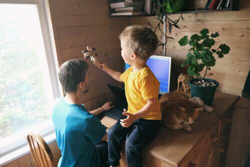 Le télétravail avec des enfants peut parfois être difficile
