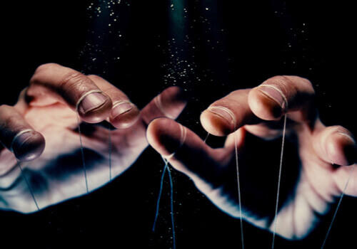 Les fils d'une marionnette