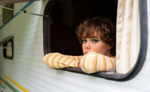 Personnes méfiantes : la réalité derrière leur comportement