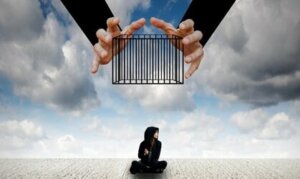 Quand le couple nous sépare de nos amis et proches